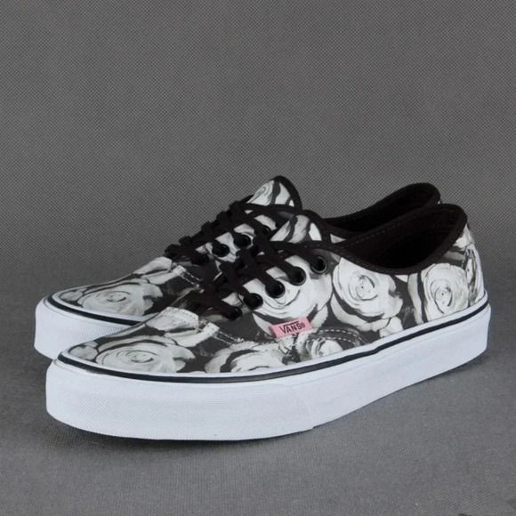 Vans Authentic Digi Roses Floral Lace Up Skateboard Sneakers Men's 4.5/Women's 6 - Picture 1 of 9